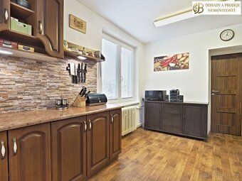 Rodinný dům 5+2 se zahradou, garáží a hospodářskou budovou –