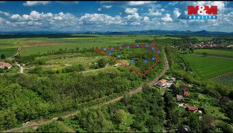 Nabízíme k pronájmu pozemek o výměře 21 999 m² na okraji obc