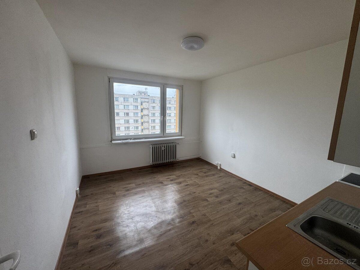 Nabízíme k pronájmu byt o dispozici 1+kk a výměře 19 m2 na a