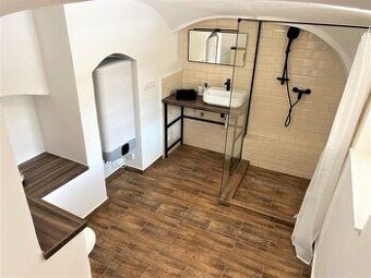 Pronájem bytu 1+kk, 24,5 m² – historické centrum Znojma
Nabí