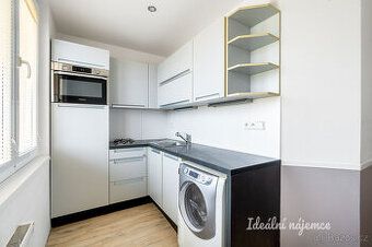 Nabízíme k pronájmu světlý byt 2+1 o velikosti 60 m² s lodži
