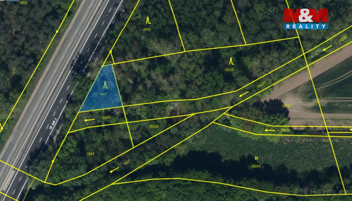 Nabízíme k prodeji 1/2 pozemků o výměře 3 361 m² (polovina z