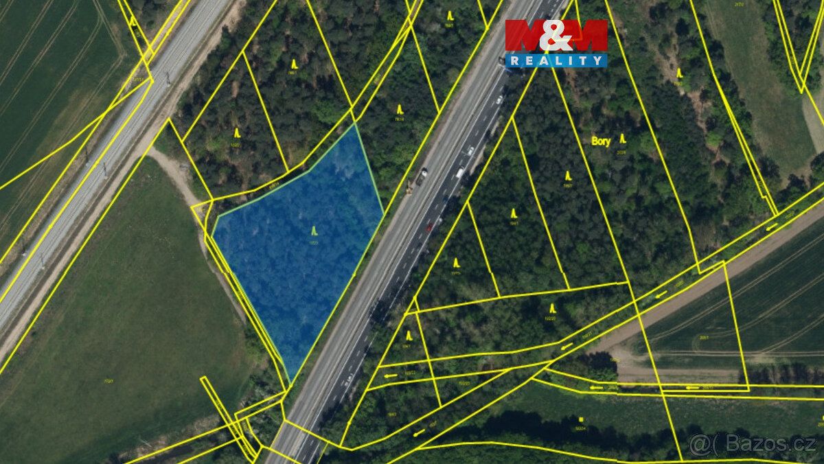 Nabízíme k prodeji 1/2 pozemků o výměře 3 361 m² (polovina z