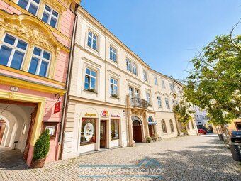 K pronájmu nabízíme velký kancelářský prostor o rozloze .35m