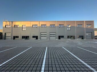 Pronájem moderní skladově-administrativní jednotky | 580 m²
