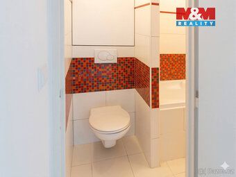 Nabízíme k pronájmu byt 1+kk o výměře 30 m² v panelovém domě