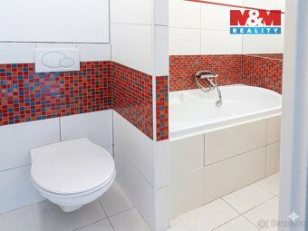 Nabízíme k pronájmu byt 1+kk o výměře 30 m² v panelovém domě