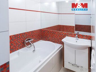 Nabízíme k pronájmu byt 1+kk o výměře 30 m² v panelovém domě