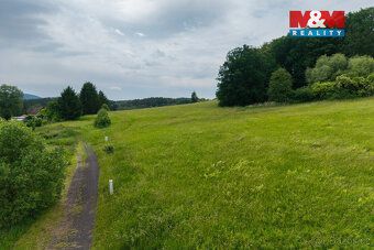 Nabízíme k prodeji stavební pozemek o výměře 1 127 m² v klid