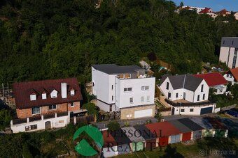 Ev.č. 03133 Výjimečný dům se třemi bytovými jednotkami a tro