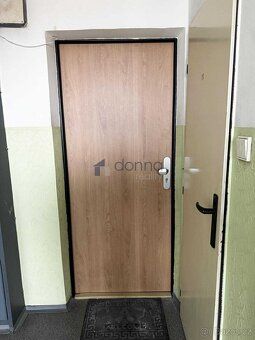 Nabízíme k pronájmu moderní, pěkný byt 2+kk, o ploše 42m², v