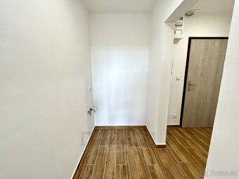 Nabízím k pronájmu moderní a světlý byt 2+kk o výměře 42 m² 
