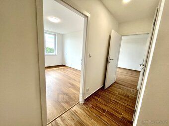 Nabízím k pronájmu moderní a světlý byt 2+kk o výměře 42 m² 