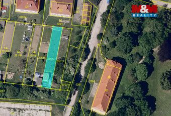Nabízíme k prodeji zděnou chatu 17 m² se zahradou o výměře 3