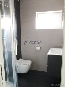 Nabízíme k pronájmu velice pěknou, slunnou garsoniéru o ploš