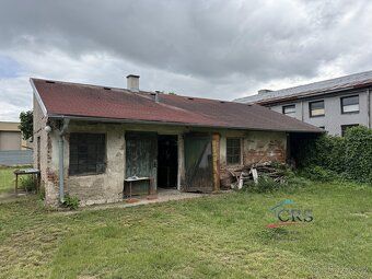 Nabízíme k prodeji udržovaný rodinný dům o dispozici 3+1 s m