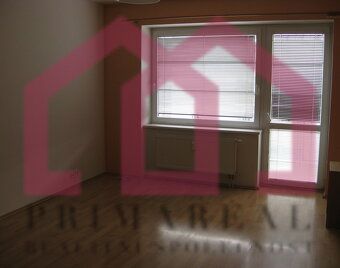 Pronájem bytu o velikosti 1+kk s příslušenstvím a balkonem o