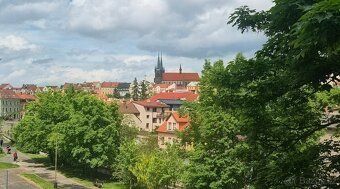 Nabízím k pronájmu světlý a prostorný byt 2+1 o výměře 74 m²