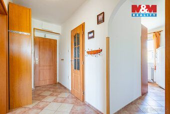 Nabízíme k prodeji prostorný byt o dispozici 4+1, který je i