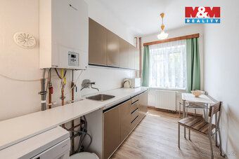 Nabízíme k prodeji samostatně stojící rodinný dům o dispozic
