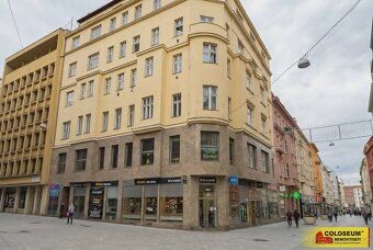 Ev.č. 5429B018 Nabízím k pronájmu prostorný byt 2,5+1 o celk