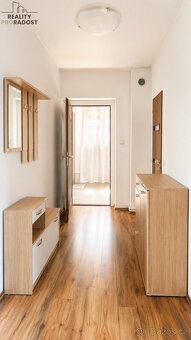 Ve výhradním zastoupení Vám nabízíme hezký byt 3+1+balkon v 