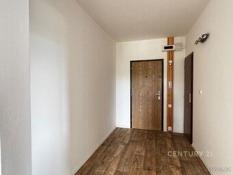 Nabízíme exkluzivně k pronájmu krásný, světlý byt 3+1 s lodž