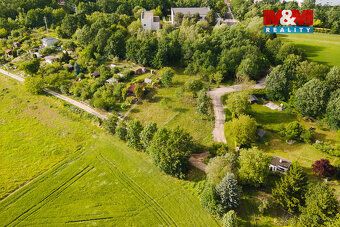Nabízíme k prodeji krásnou zahradu o rozloze 400 m² v atrakt