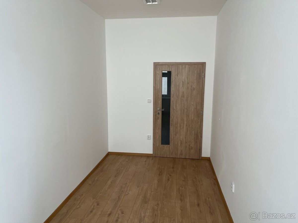 Pronájem kanceláře v objektu Dias Turnov, ulice Přepeřská. J