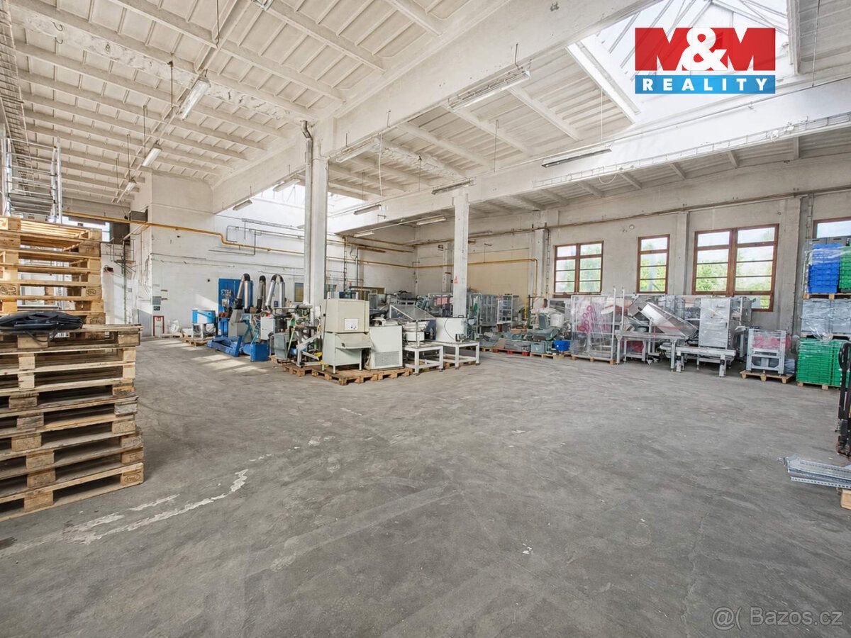 Pronájem skladových prostor 436 m² v obci Šternberk. Jedná s