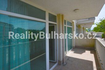 Bulharsko, Pomorie – Luxusní apartmán 2+kk v prestižním reso