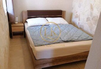 Kamenná vila 50m od pláže se střešní terasou – Privlaka Cena