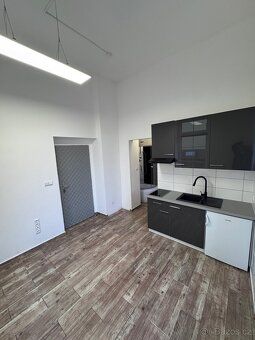 Pronájem bytu 1kk ve Štětí vedle pěší zóny. Nájemné 10.000,-