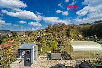 Zahrádka 300 m² nad Děčínem – chatka s elektřinou, pergola, 