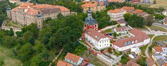 Stylový byt ve vznešeném klášterním areálu – historie se sno