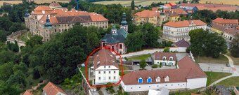 Stylový byt ve vznešeném klášterním areálu – historie se sno