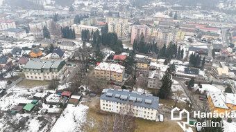 Nabízíme k prodeji garáž v Jeseníku na ulici Husova, která j