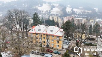 Nabízíme k prodeji garáž v Jeseníku na ulici Husova, která j
