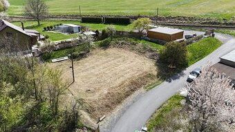 Jsem projektantka, prodám pozemek 553 m2 za 1200Kč/m2 s návr