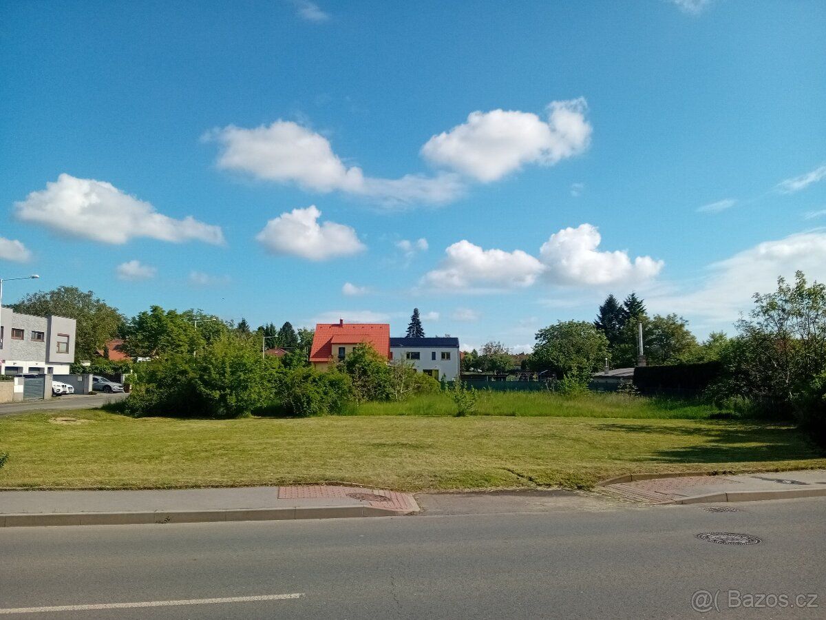 Nabízím k prodeji pozemek o celkové ploše 889 m², který se n