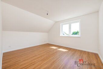 Sprzedam nowy dom jednorodzinny 4+pok., 127 m², działka 467 m², Chotětov