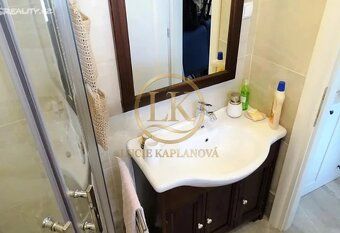 Kamenná oáza s panoramatickým výhledem na moře – Omišalj, Kr