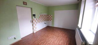 Rádi bychom Vám představili k pronájmu byt 6+1 v RD, s bazén