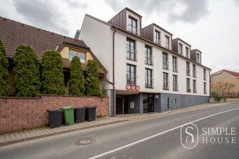 ID zakázky: G1161
Nabízíme k pronájmu světlý, moderně zaříze