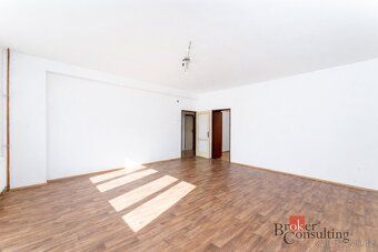 Prostorný byt 2+1, 72 m², s potenciálem přestavby na 3+kk, P