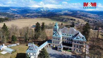 Nabízíme k pronájmu unikátní hotel Kramářský zámek v atrakti