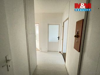 Nabízíme k pronájmu prostorný byt 3+1 o užitné ploše 84 m², 
