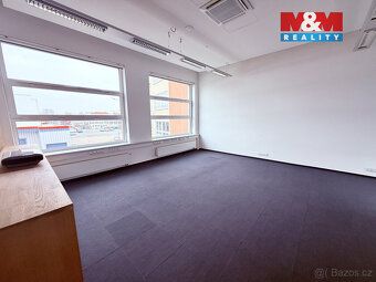 Nabízíme k pronájmu reprezentativní kancelářské prostory o v
