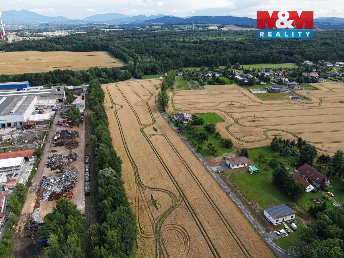 Nabízíme k prodeji rozlehlé pole o rozloze 18 917 m² v katas