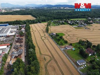 Nabízíme k prodeji rozlehlé pole o rozloze 18 917 m² v katas